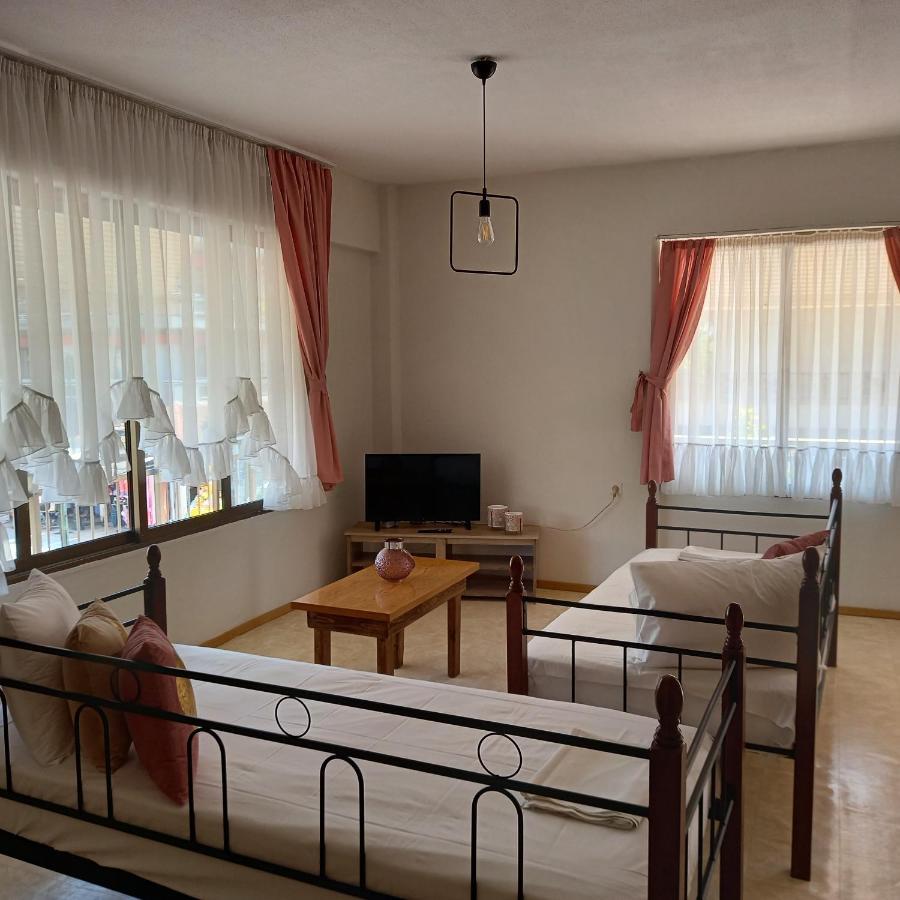 Μαρου Rooms Olympiakí Aktí Exterior foto