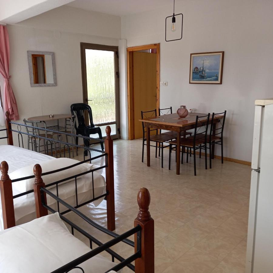 Μαρου Rooms Olympiakí Aktí Exterior foto