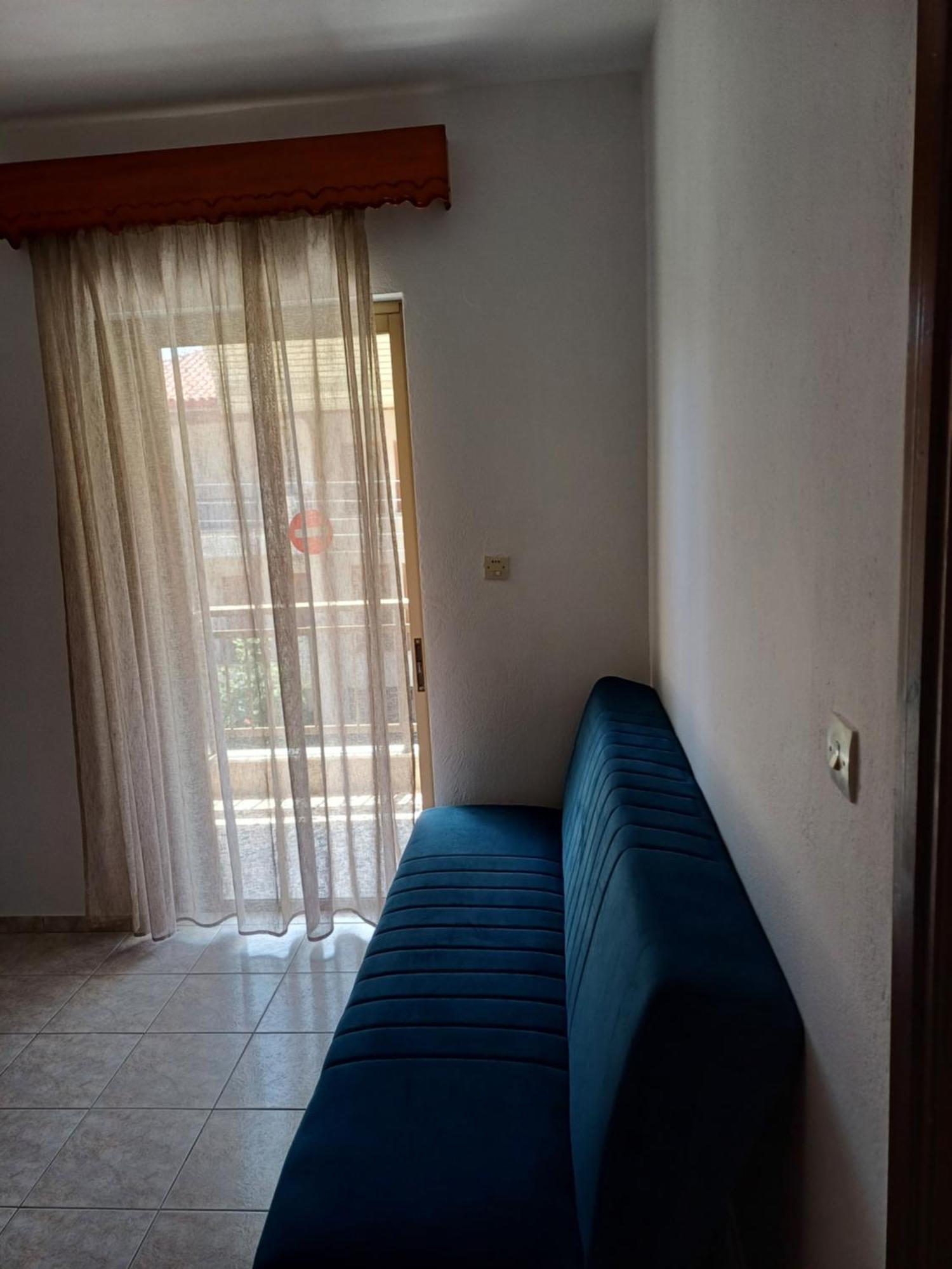 Μαρου Rooms Olympiakí Aktí Exterior foto